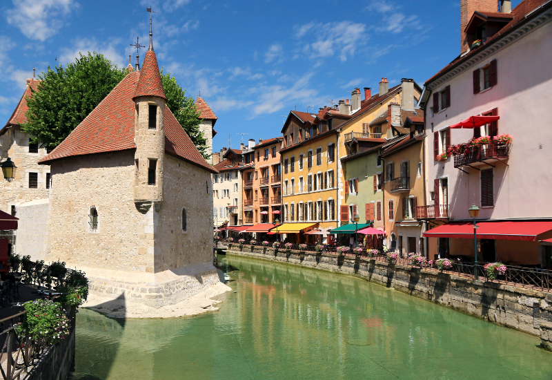 What Is the Pretty French Town Near Geneva? Discover the Hidden Gems Just Across the Border 1 geneva to annecy taxi